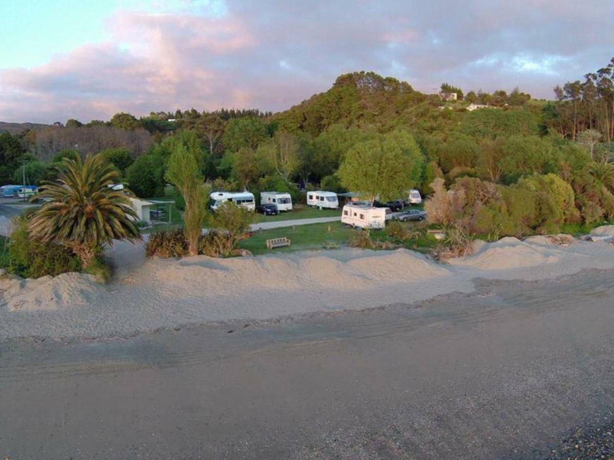 Golden Bay Holiday Park Onekaka Dış mekan fotoğraf